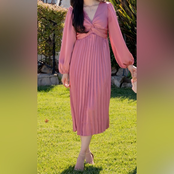 Petal & Pup Pink Pleated Midi Dress - Picture 4 of 4
